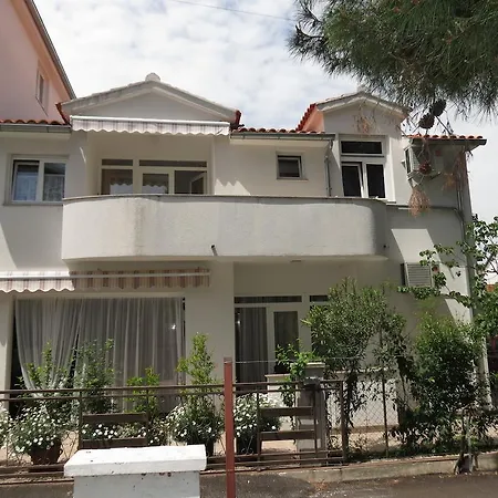 Zora Apartament *